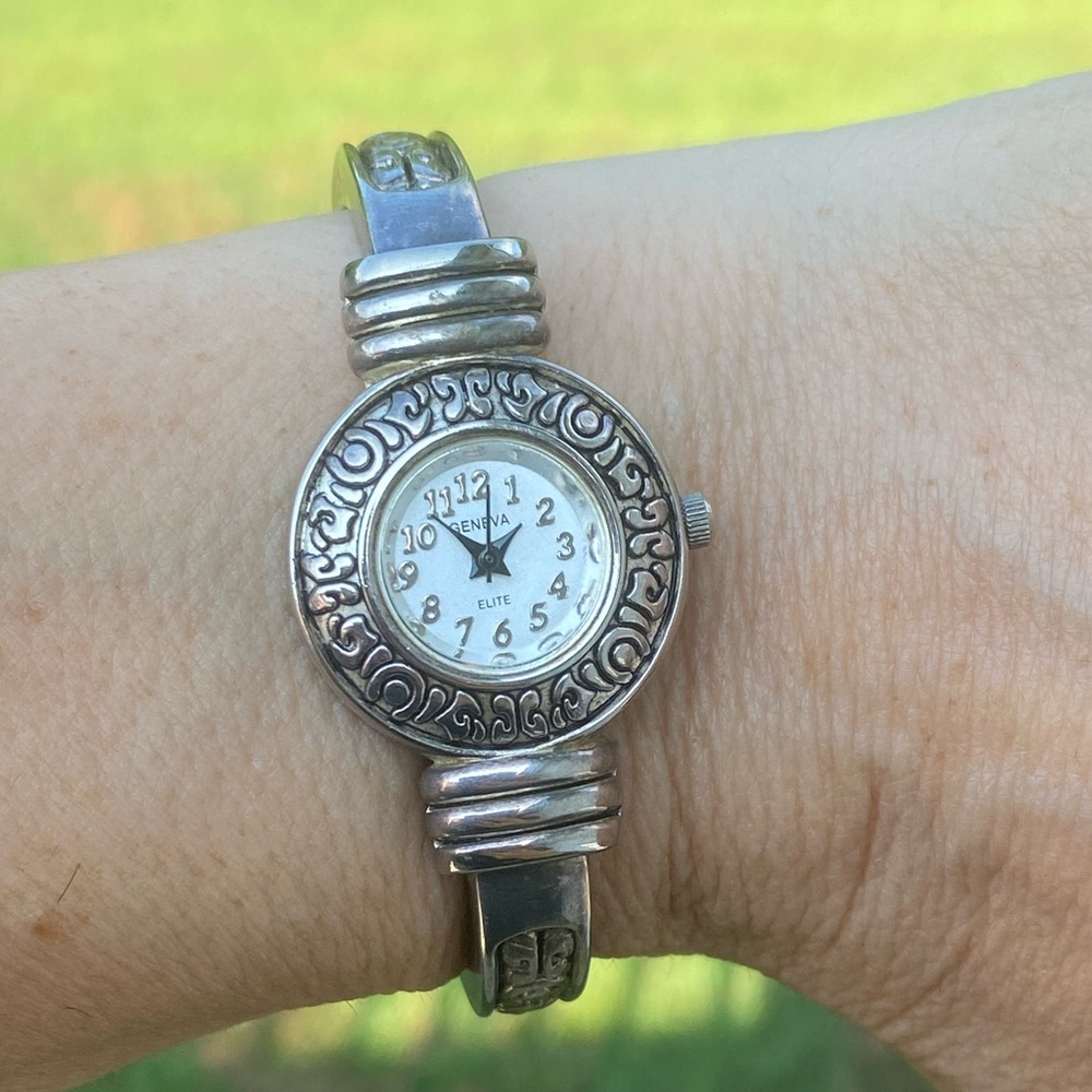 Geneva Elite cuff Watch silver tone bracelet Watch
